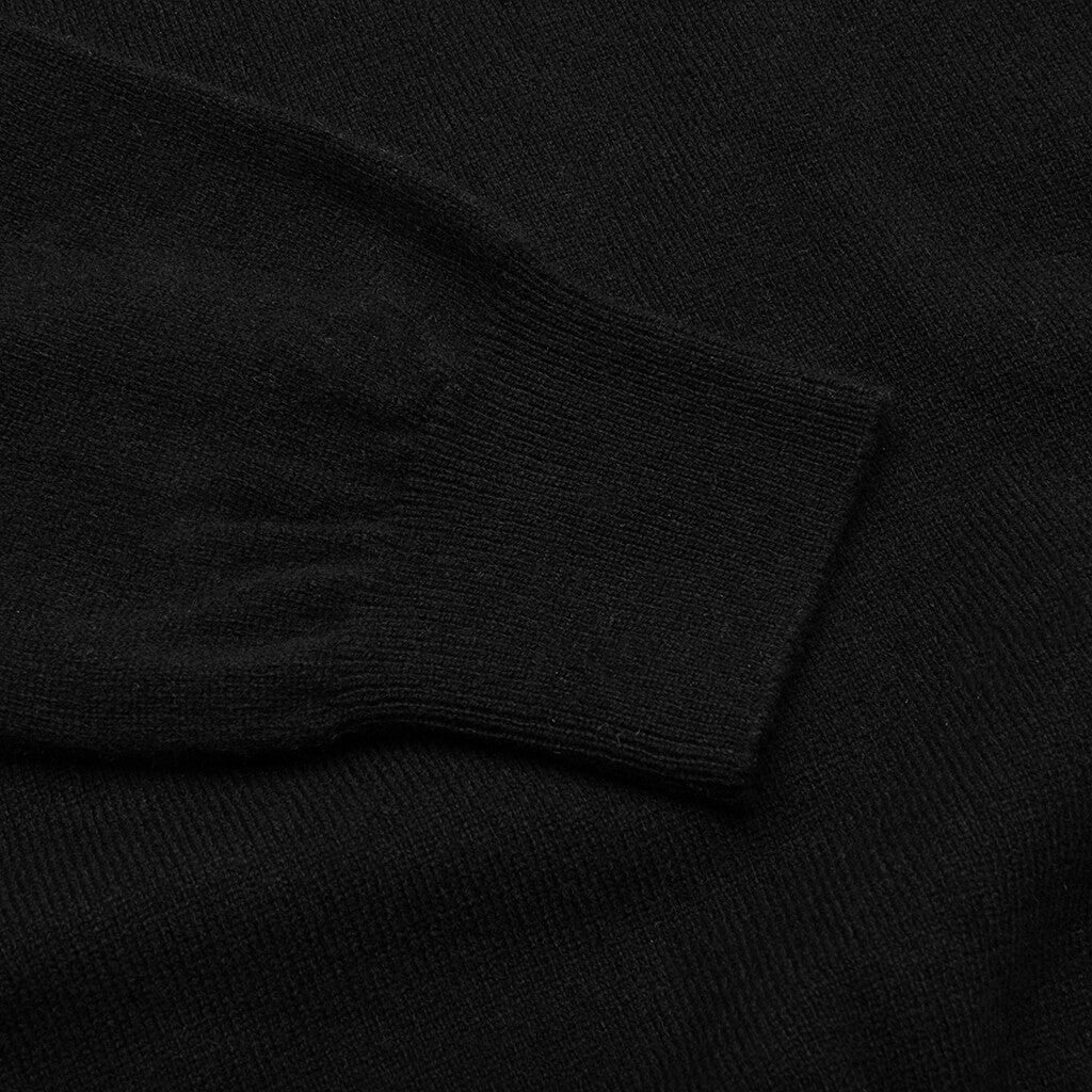 the Artist Invader V-Neck Pullover - Black