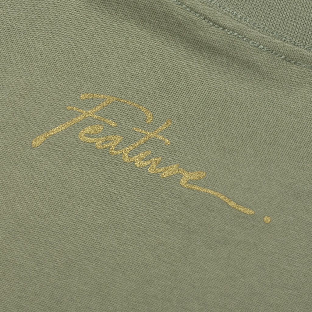 Wynn Plaza Tee - Oil Green